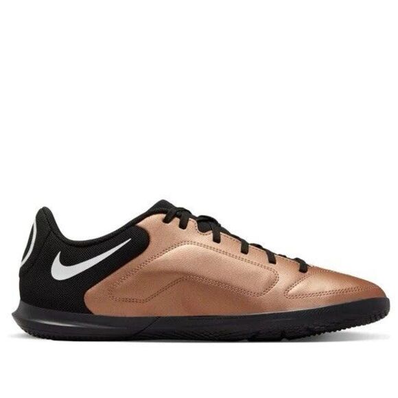 Athletic_Shoes